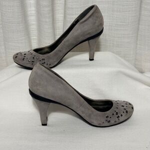 Kenneth Cole Reaction Little Chicky Pumps 8M Grey Suede Studded Grommet Heels
